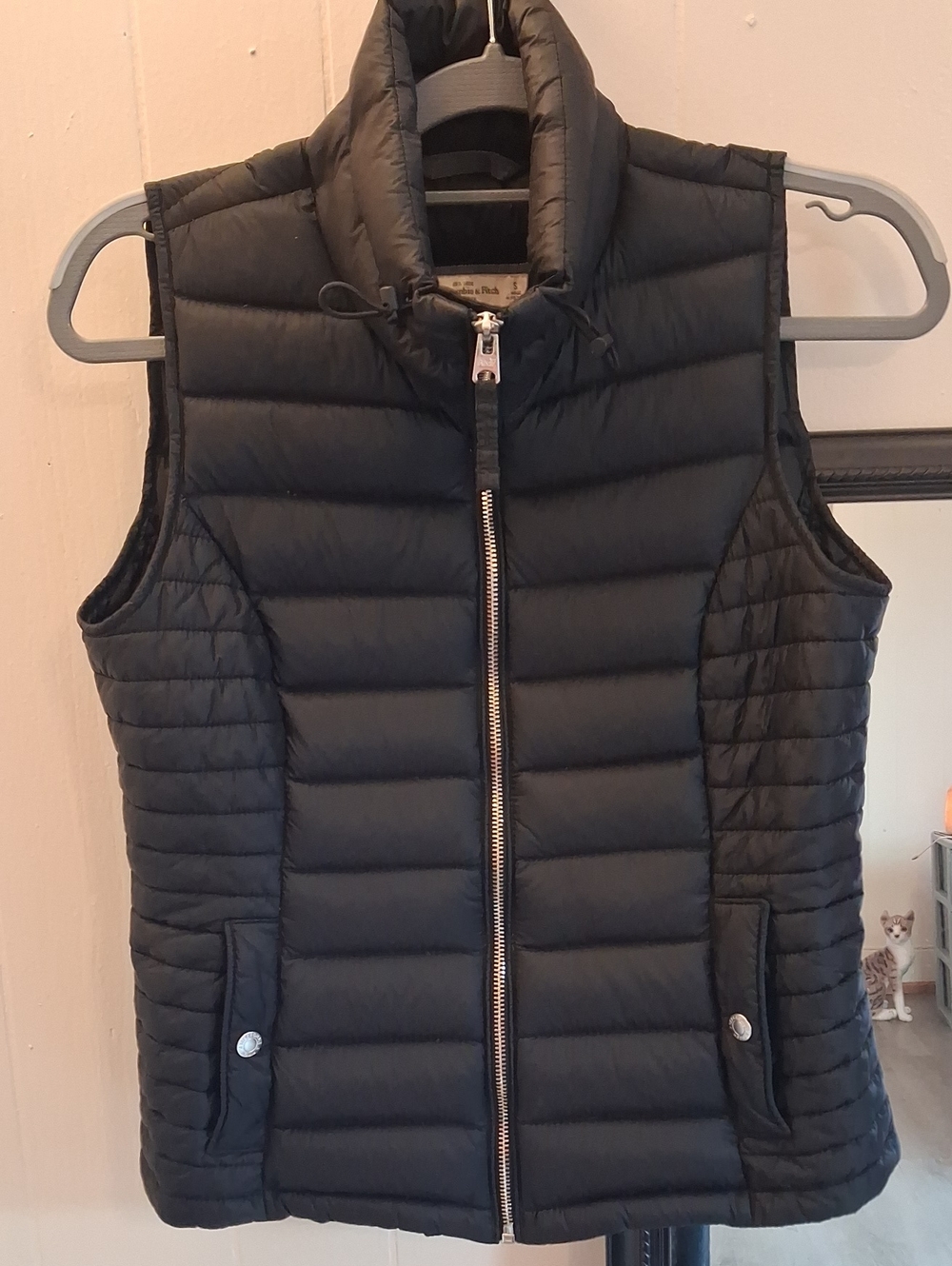 Abercrombie & Fitch Black Quilted Down Series Puffer Vest